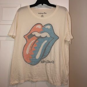 Cream colored American Eagle Rolling Stones tee